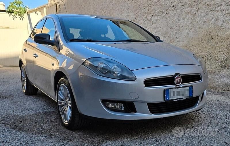 Usata Fiat Bravo Easy 120 CV (88 kW) 2014 Grigio Utilitaria