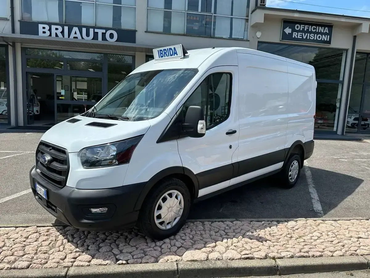 Usata Ford Transit Trend 129 CV (94 kW) 2023 Frozen white Furgone