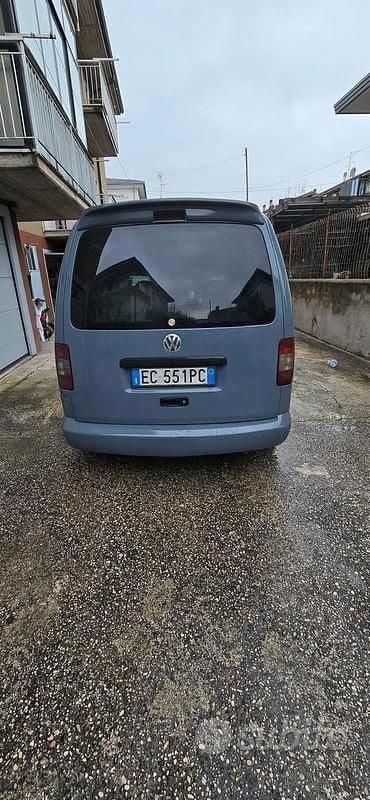 Usata VW Caddy 105 CV (77 kW) 2010 Grigio Monovolume