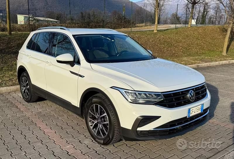Usata VW Tiguan Life 122 CV (89 kW) 2021 Bianco SUV