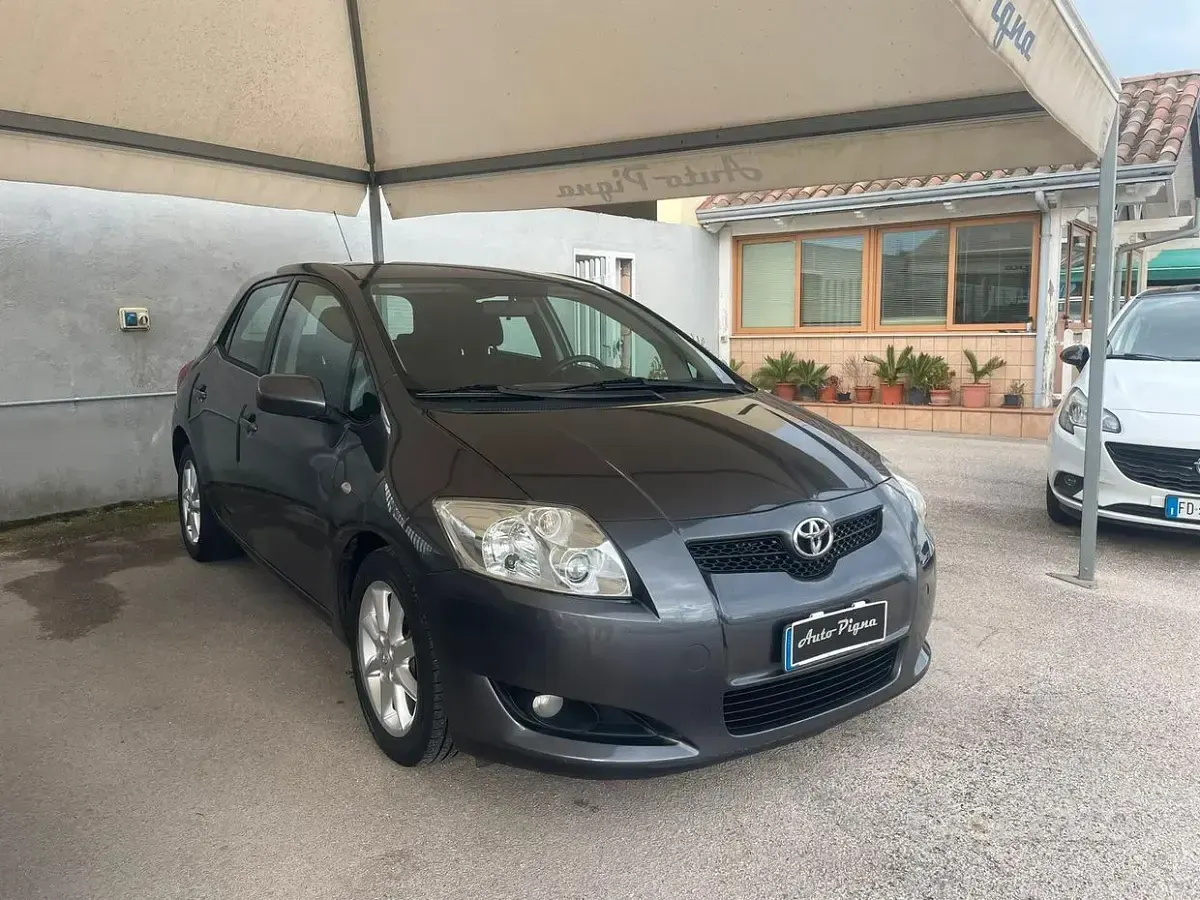 Usata Toyota Auris Sol 90 CV (66 kW) 2008 Grigio Utilitaria