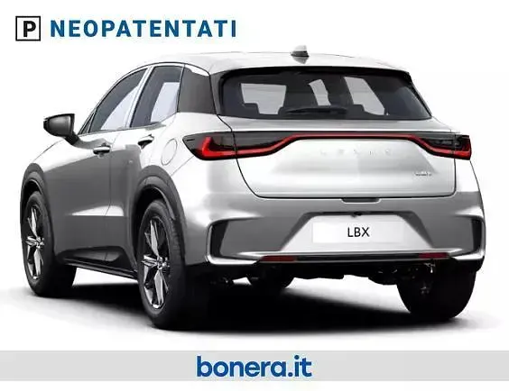 Nuova Lexus LBX 136 CV (100 kW) 2026 Argento SUV