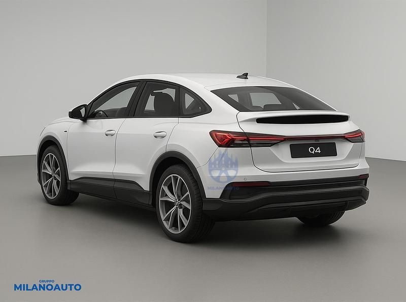 Usata Audi Q4 Sportback e-tron S-Line 210 kW (286 CV) 2024 Bianco SUV