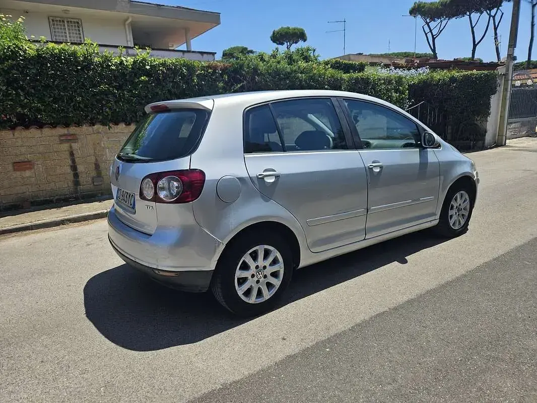 Usata VW Golf V 105 CV (77 kW) 2007 Berlina