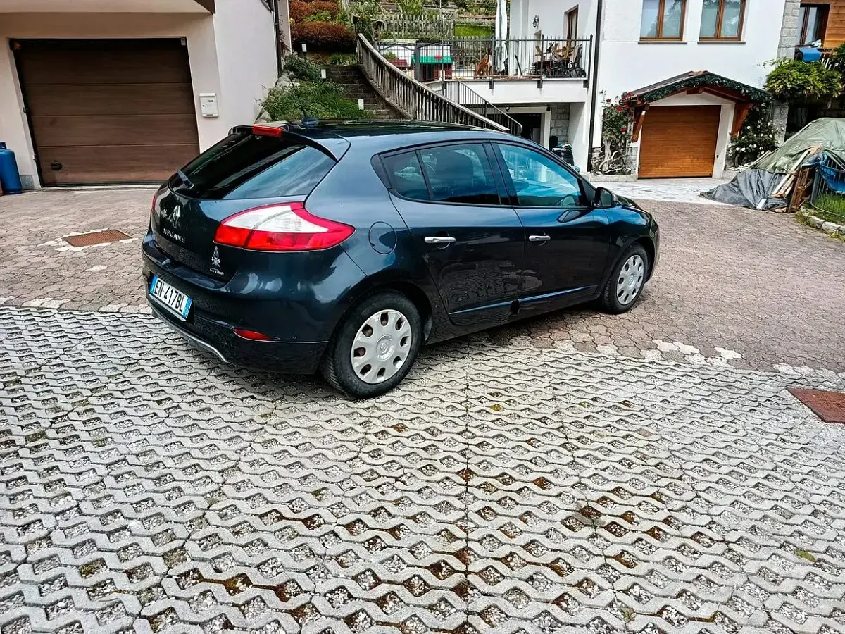 Usata Renault Mégane III 110 CV (80 kW) 2012 Grigio Berlina