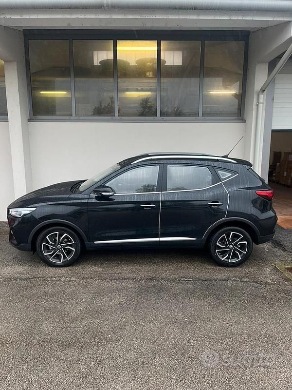 Nero Usata 2021 MG ZS Tre volumi | 14.500 € (Buon prezzo) - Immagine 1/4