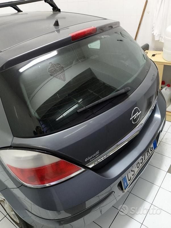 Usata Opel Astra 2004 Utilitaria