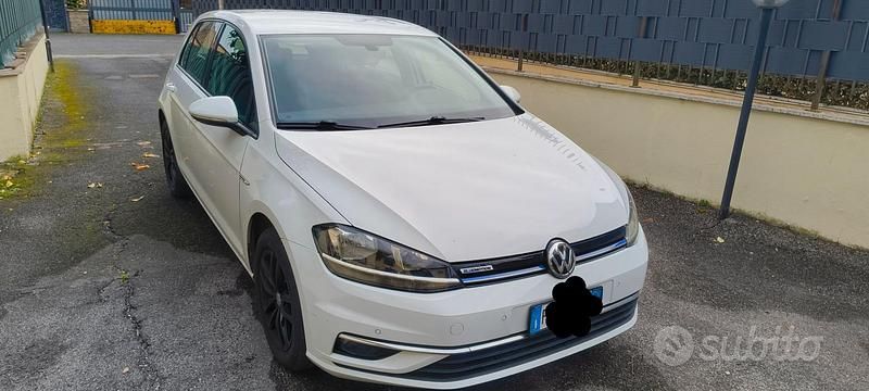 Bianco Usata 2017 VW Golf Sportsvan Monovolume | 9300 € - Immagine 1/4