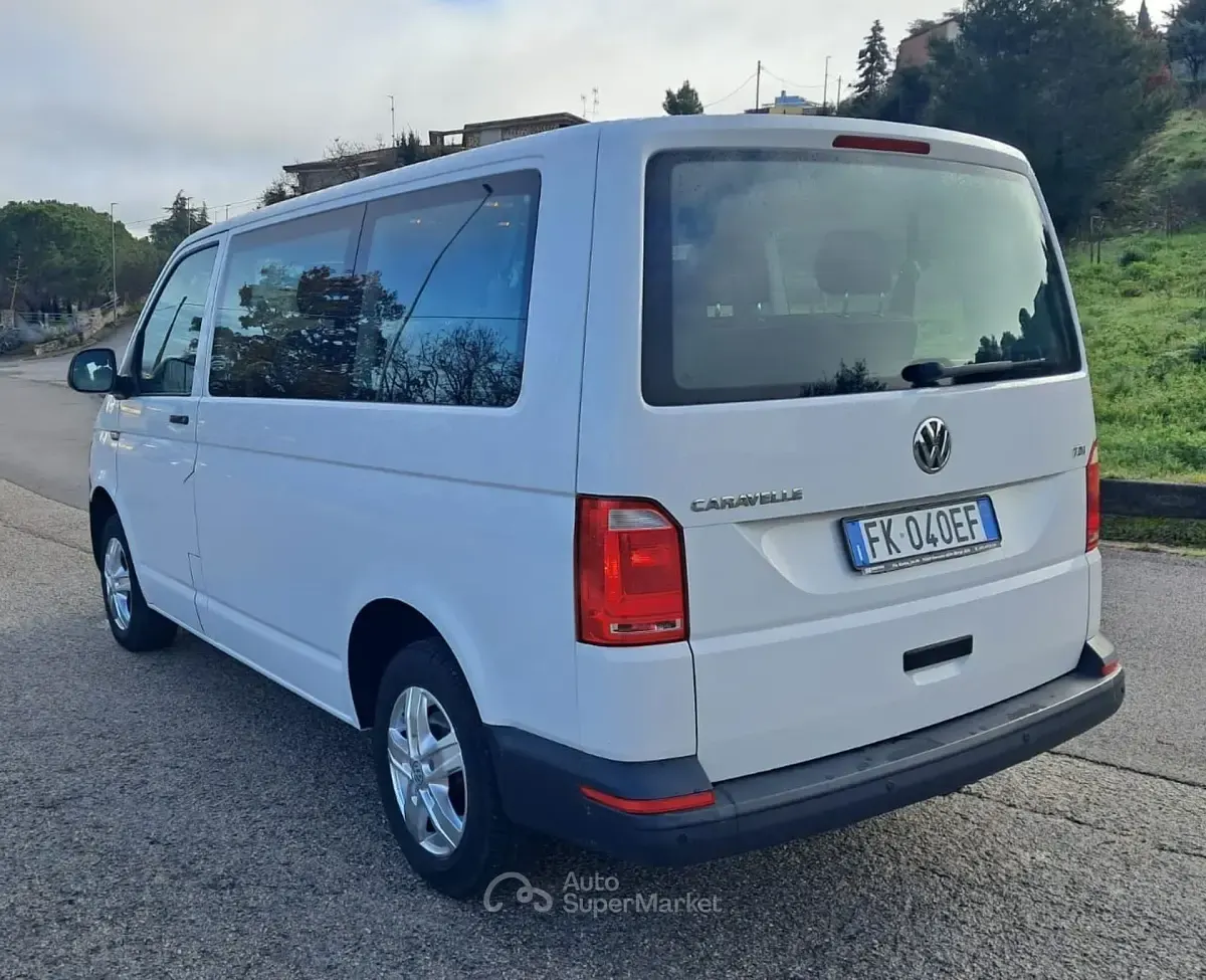 Usata VW Caravelle 150 CV (110 kW) 2017 Bianco Furgone