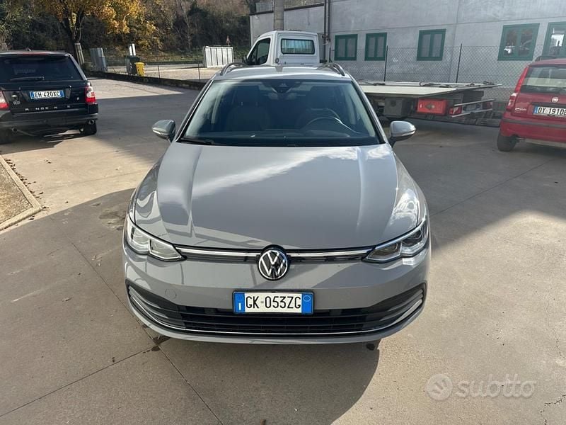Grigio Usata 2022 VW Golf VIII Style Station wagon | 19.900 € (Buon prezzo) - Immagine 1/4