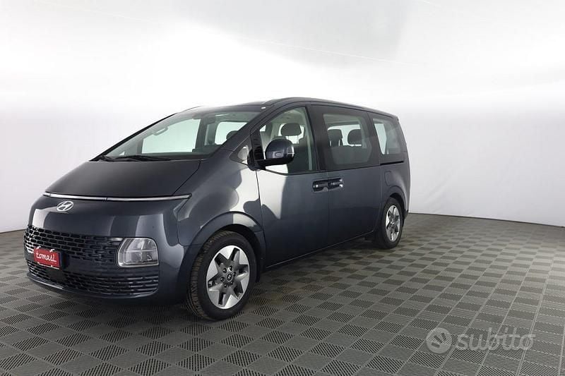 Usata Hyundai Staria 177 CV (130 kW) 2023 Graphite gray Monovolume