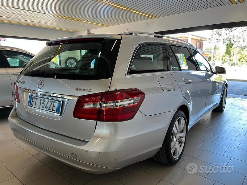 Usata Mercedes E250 Avantgarde 204 CV (150 kW) 2013 Grigio Berlina