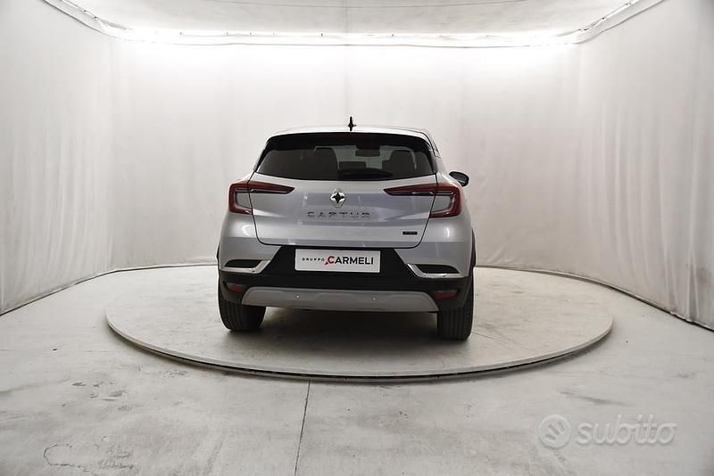 Usata Renault Captur Techno 143 CV (105 kW) 2023 Grigio SUV