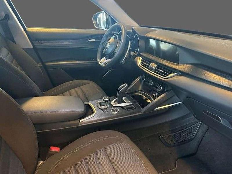 Usata Alfa Romeo Stelvio Super 160 CV (117 kW) 2020 Grigio scuro SUV
