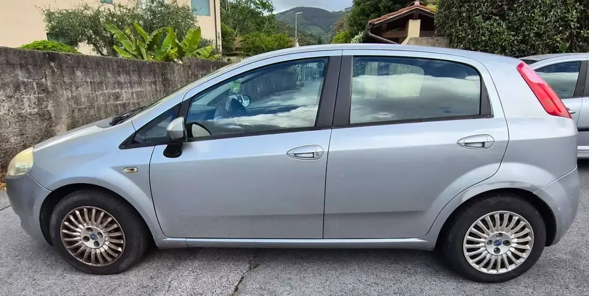 Usata Fiat Grande Punto 75 CV (55 kW) 2007 Grigio Utilitaria