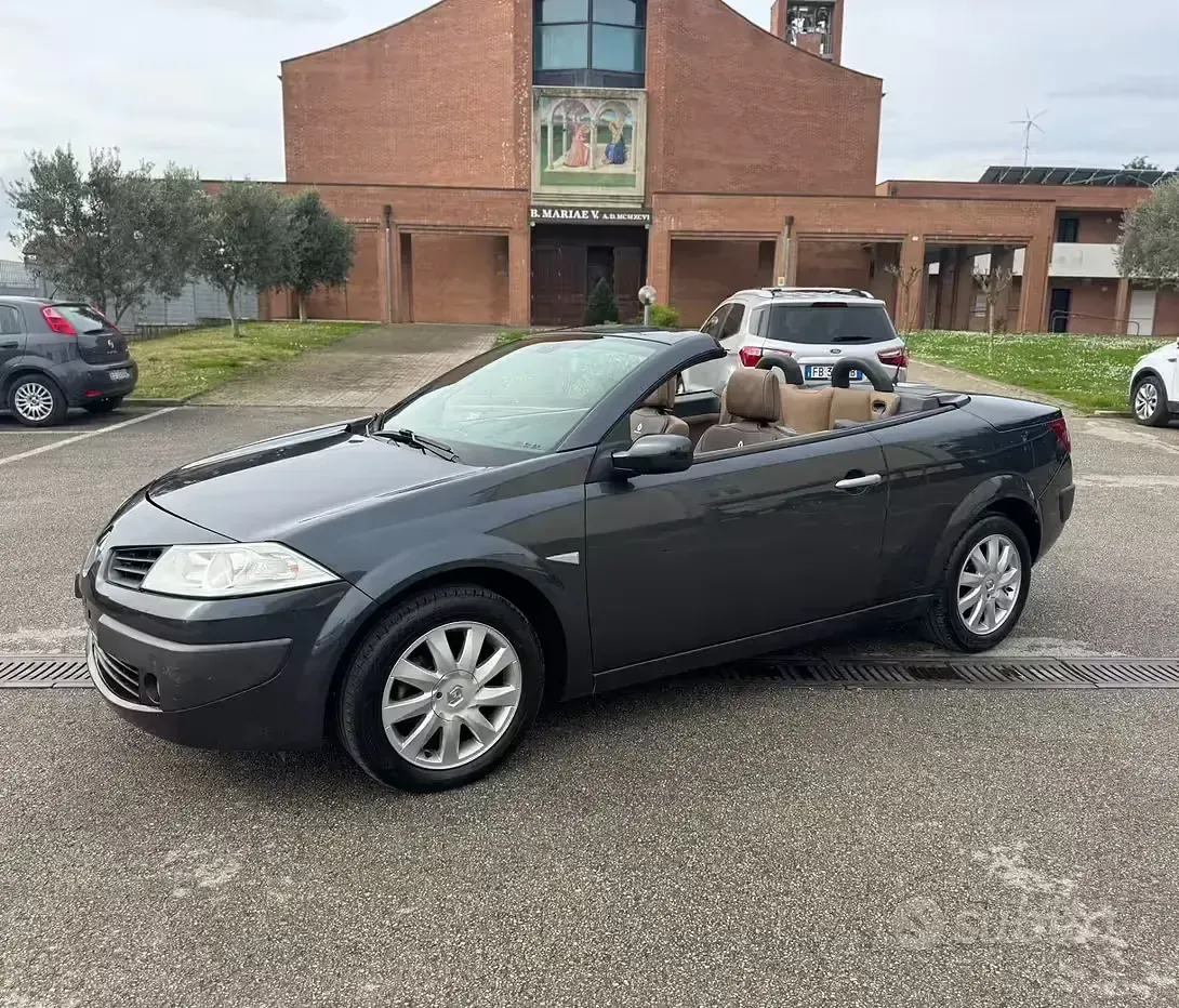 Usata Renault Mégane Cabriolet Dynamique 106 CV (77 kW) 2006 Cabrio