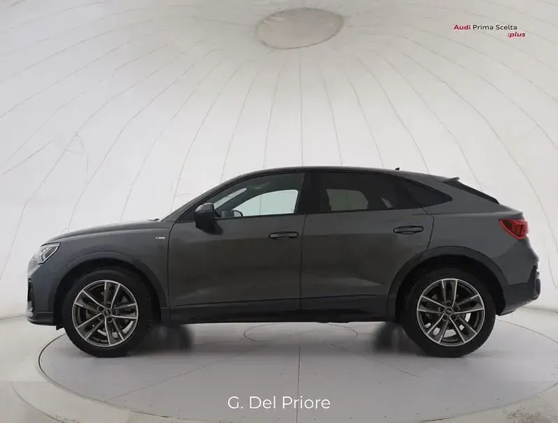 Usata Audi Q3 Sportback Comfort 193 CV (141 kW) 2025 Grigio SUV