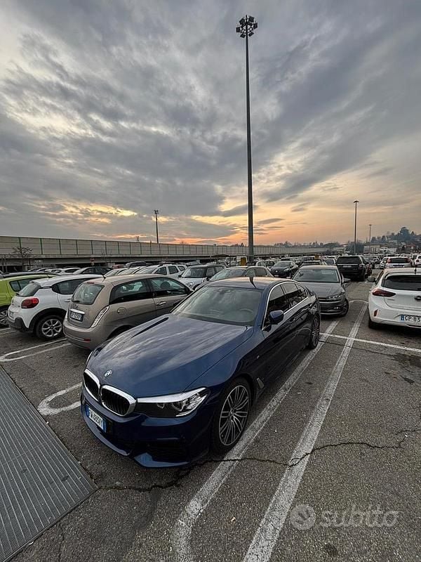 Blu Usata 2019 BMW 530 Efficient Dynamics Tre volumi | 31.000 € (Buon prezzo) - Immagine 1/4