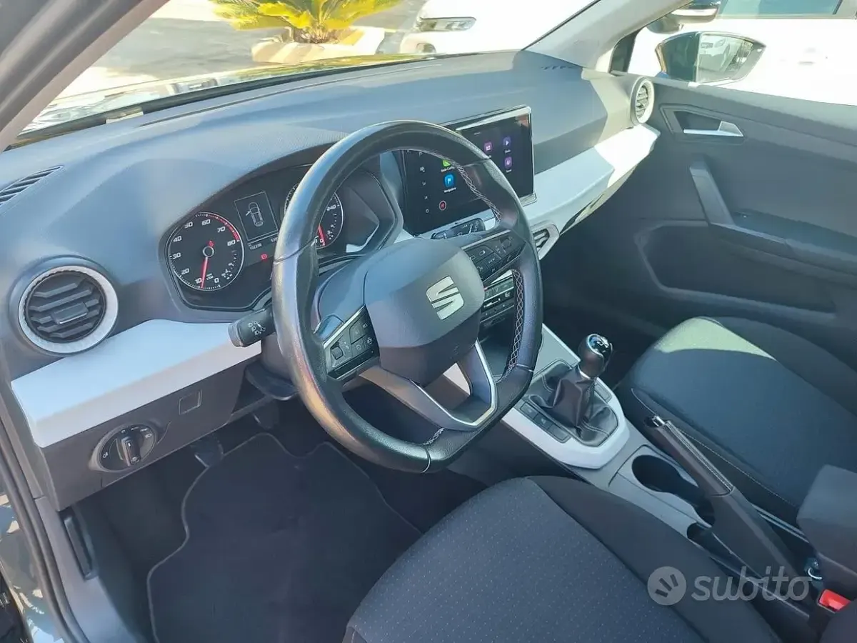 Usata Seat Arona Style 95 CV (69 kW) 2022 Verde SUV