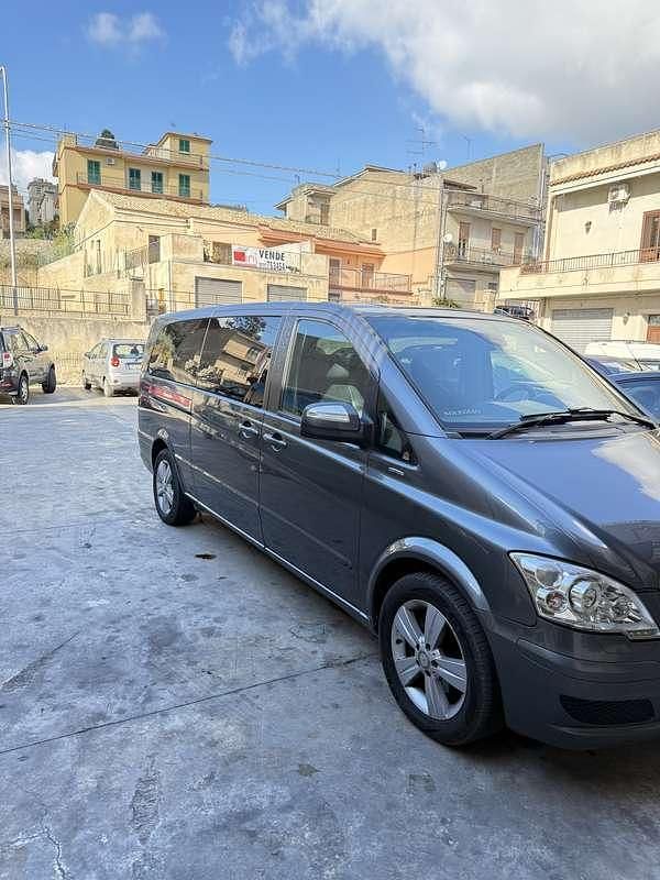 Usata Mercedes Viano 150 CV (110 kW) 2010 Grigio Monovolume