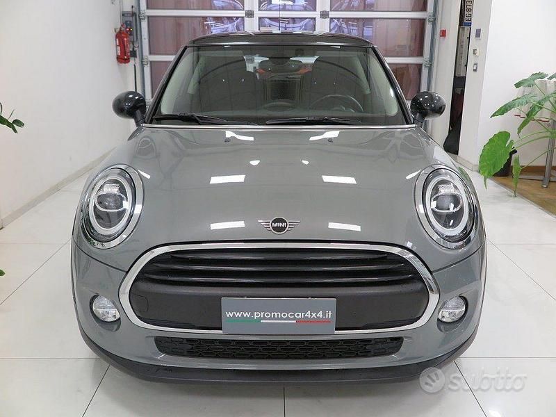 Usata Mini ONE 102 CV (75 kW) 2018 Grigio Utilitaria