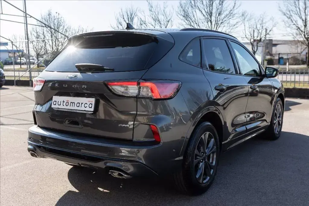 Usata Ford Kuga ST-Line 190 CV (139 kW) 2022 Grigio metallizzato SUV