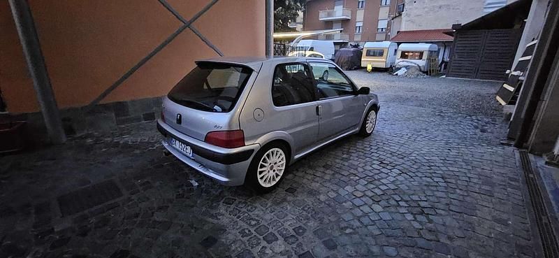 Usata Peugeot 106 Sport 75 CV (55 kW) 2000 Argento Utilitaria