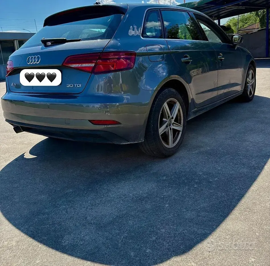 Gebraucht Audi A3 105 PS (77 kW) 2019 Grau Limousine