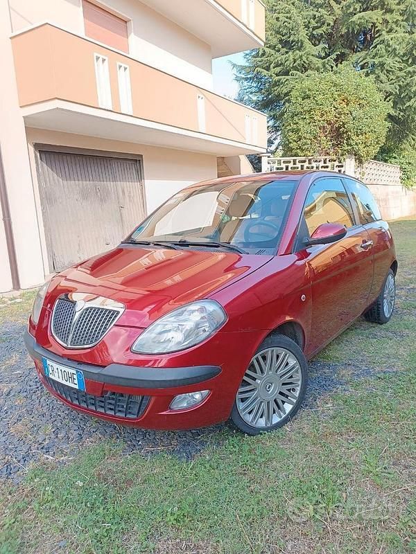 Usata Lancia Ypsilon 2004 Rosso Utilitaria