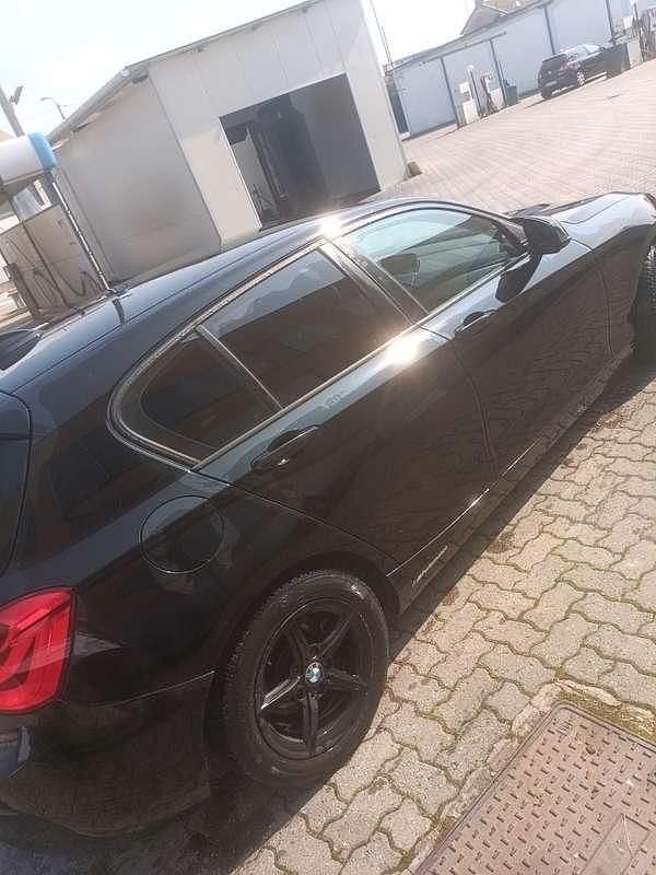 Usata BMW 116 Sport Line 116 CV (85 kW) 2016 Nero Utilitaria