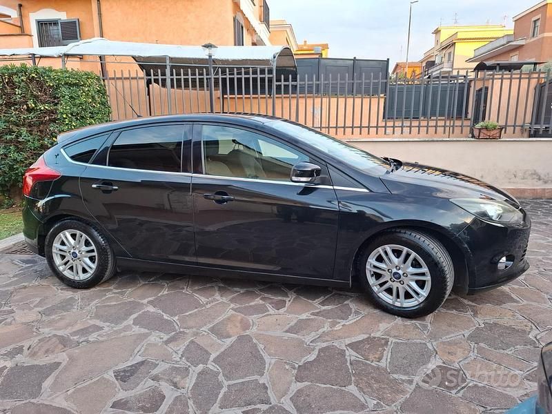 Usata Ford Focus Titanium 120 CV (88 kW) 2014 Nero Berlina