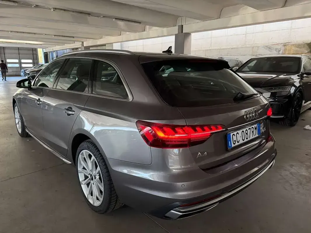 Usata Audi A4 Advanced Plus 163 CV (119 kW) 2020 Grigio Station wagon