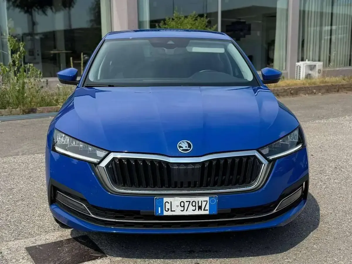 Usata Skoda Octavia Ambition 110 CV (80 kW) 2022 Blu/azzurro Berlina