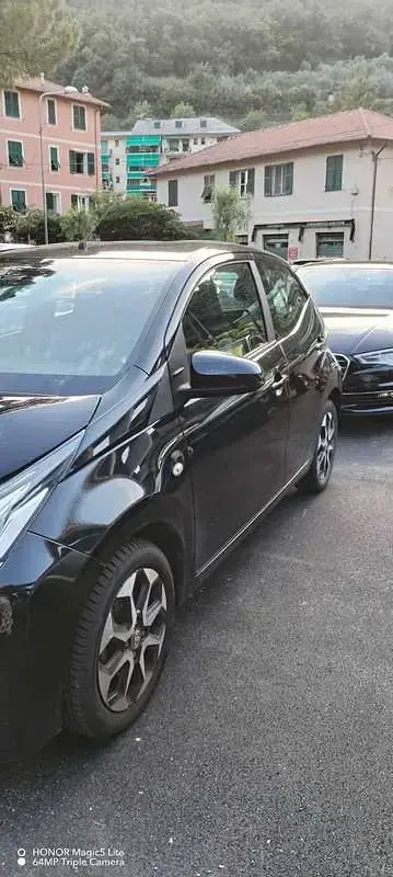 Usata Toyota Aygo 72 CV (52 kW) 2021 Nero Utilitaria