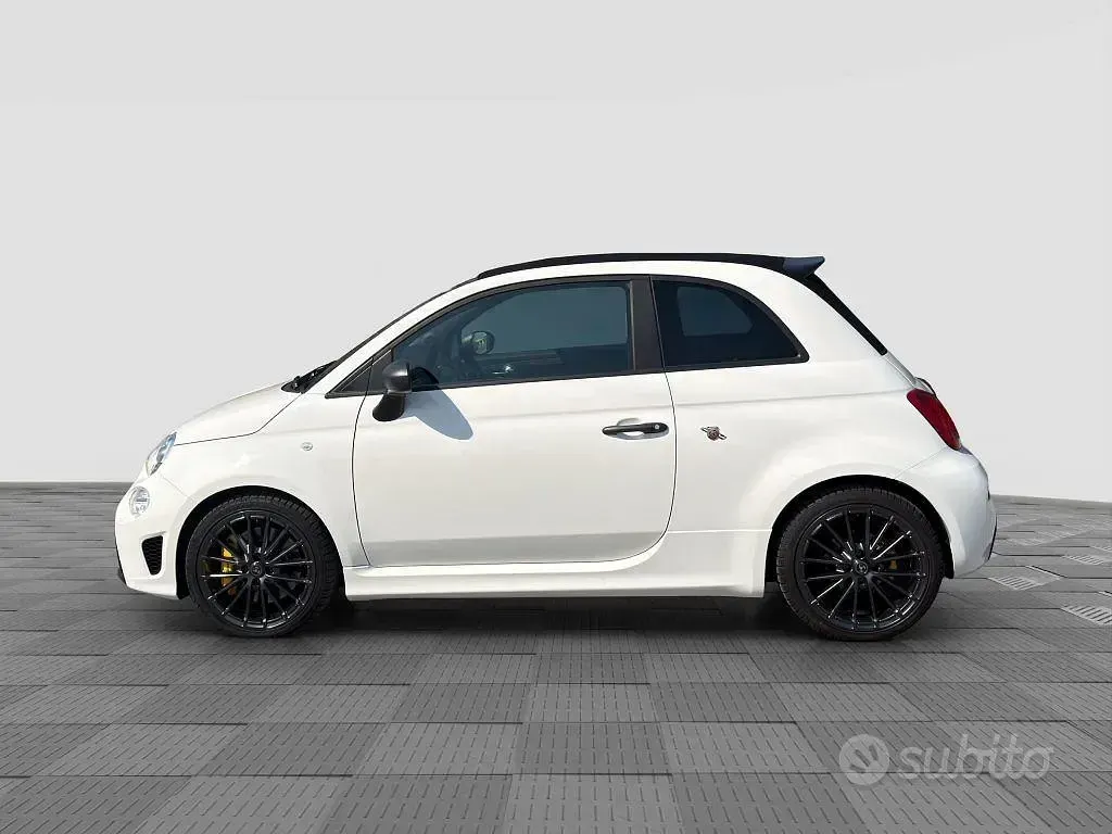 Usata Abarth 695 179 CV (131 kW) 2024 Bianco Utilitaria