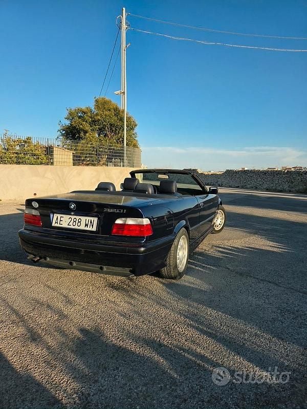 Usata BMW 320 Cabriolet 150 CV (110 kW) 1995 Blu Cabrio