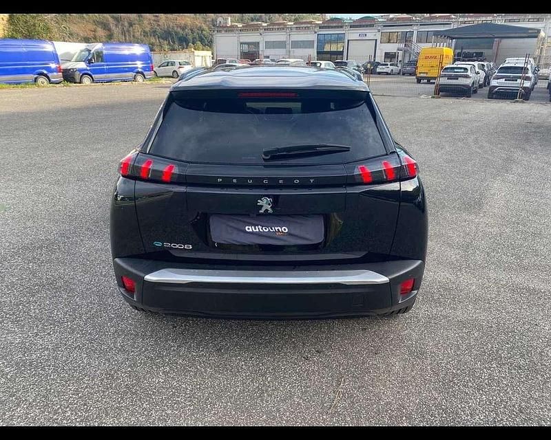 Usata Peugeot e-2008 Allure 100 kW (136 CV) 2021 Nero SUV