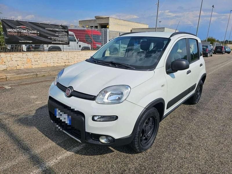 Usata Fiat Panda 4x4 S 95 CV (69 kW) 2018 Bianco Utilitaria