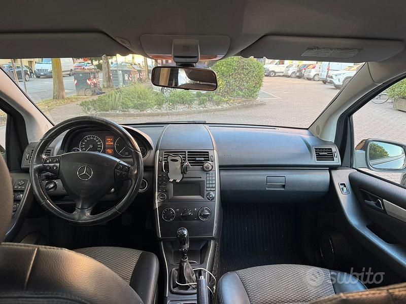 Usata Mercedes A180 Avantgarde 109 CV (80 kW) 2008 Nero Utilitaria