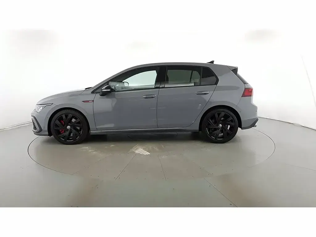 Usata VW Golf VIII GTI 245 CV (180 kW) 2024 Moonstone grey