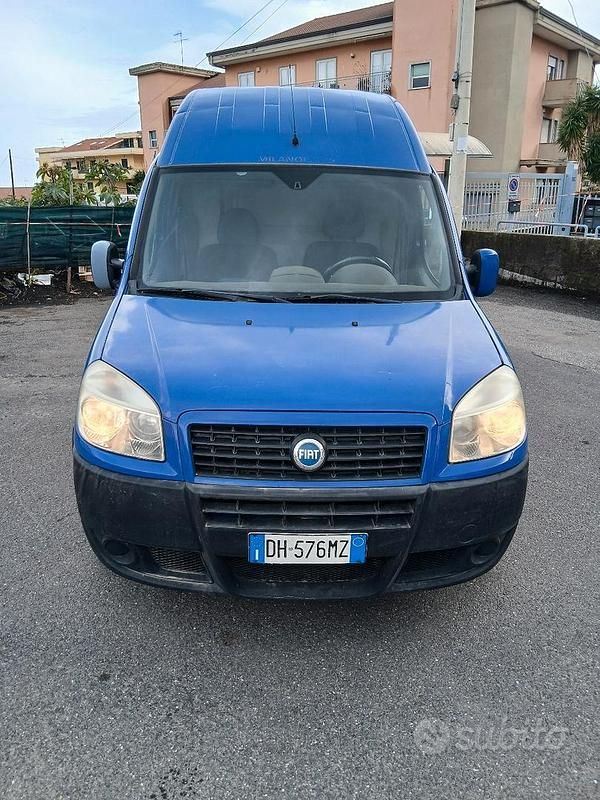 Usata Fiat Doblò 2007 Blu Monovolume