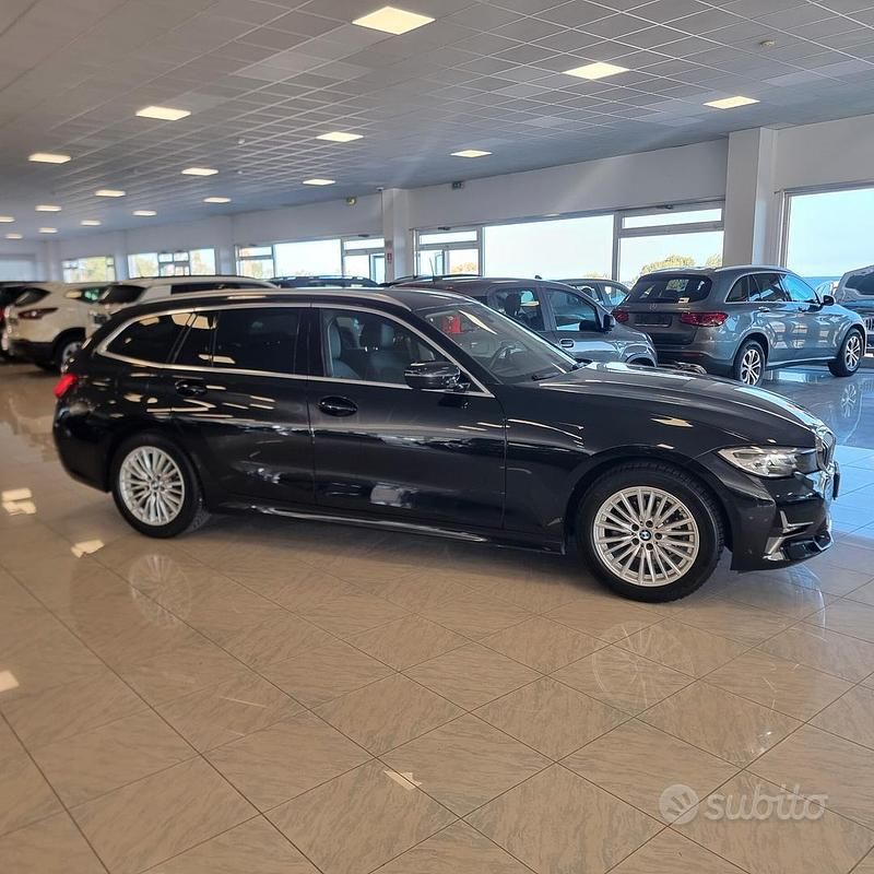 Begagnad BMW 318 Luxury Line 150 HK (110 kW) 2020 Svart Kombi