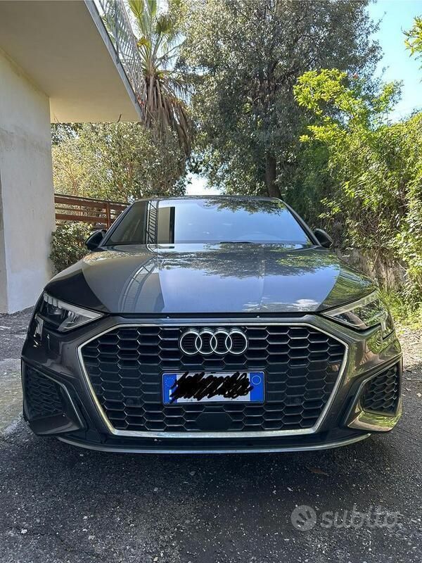 Usata Audi A3 Sportback S-Line 116 CV (85 kW) 2022 Grigio Utilitaria