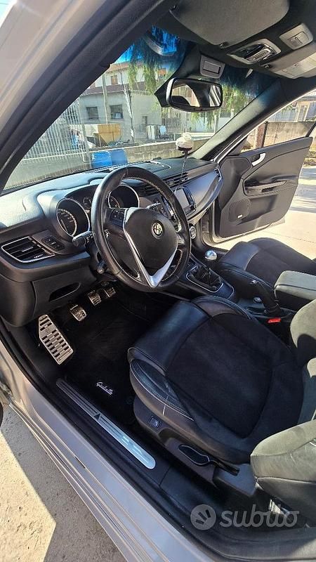 Usata Alfa Romeo Giulietta Exclusive 150 CV (110 kW) 2014 Grigio Utilitaria