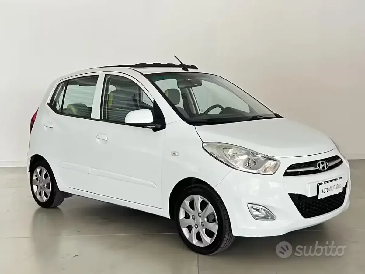 Usata Hyundai i10 69 CV (50 kW) 2012 Bianco Utilitaria
