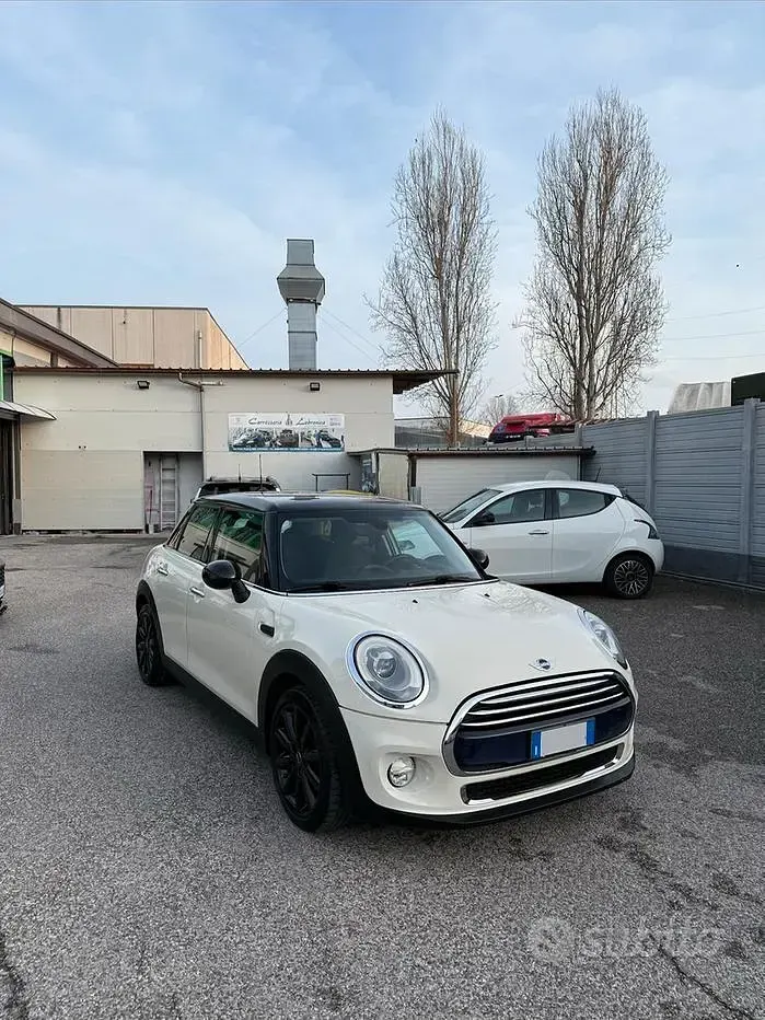 Usata Mini Cooper D 116 CV (85 kW) 2014 Bianco Utilitaria
