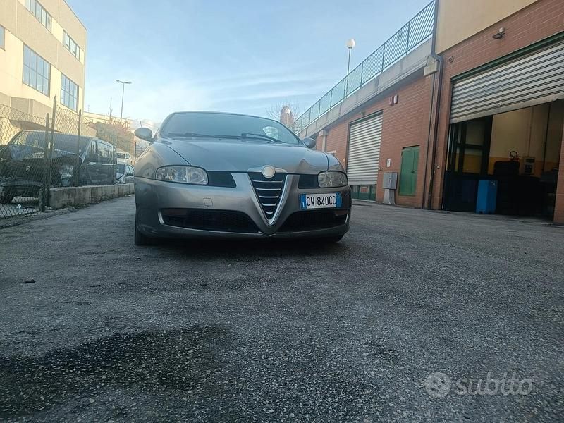 Usata Alfa Romeo GT 150 CV (110 kW) 2003 Grigio Coupé