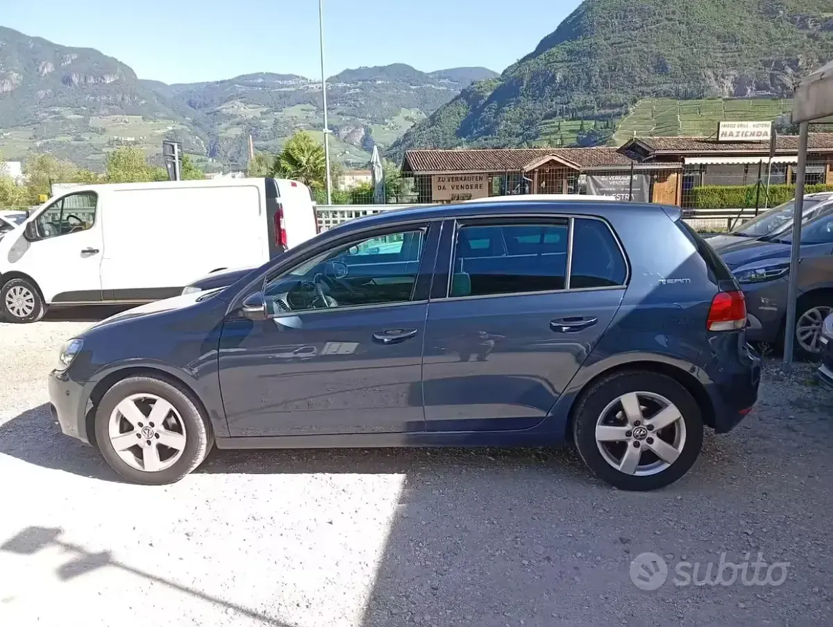 Usata VW Golf VI Team 105 CV (77 kW) 2010 Blu Utilitaria