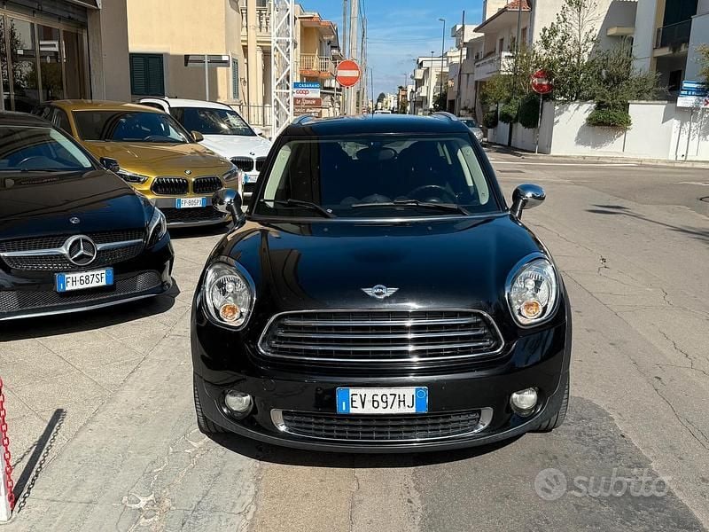 Usata Mini Cooper D Countryman Business 143 CV (105 kW) 2014 Nero SUV