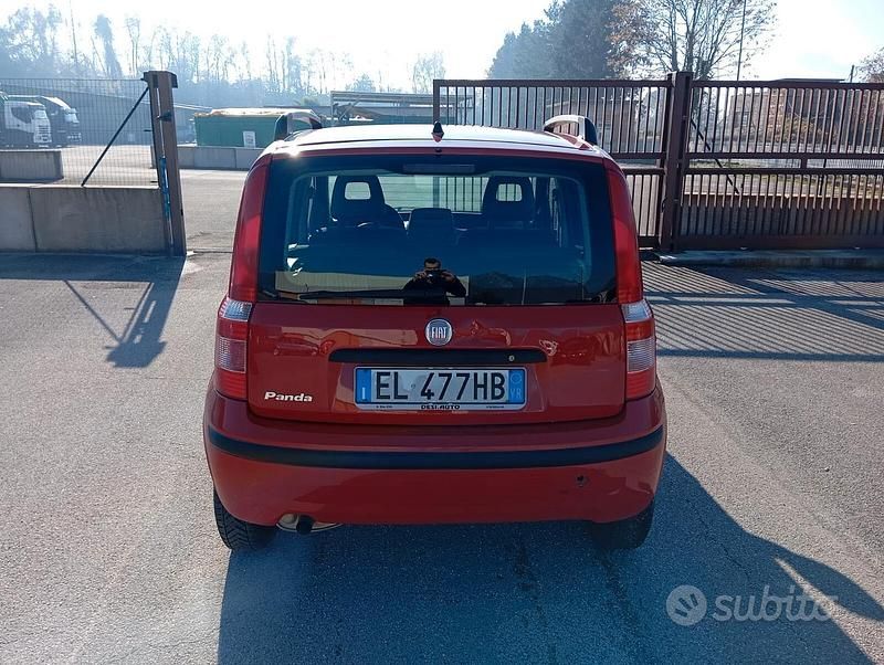 Usata Fiat Panda Lounge 75 CV (55 kW) 2012 Rosso Berlina